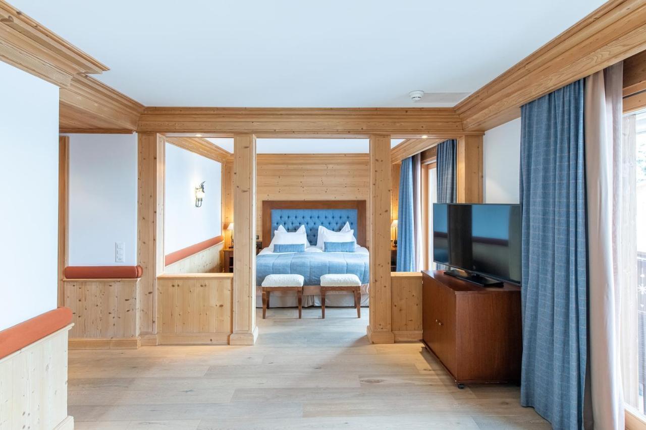 Chalet Royalp Hotel & Spa Вилар сюр Олон Екстериор снимка