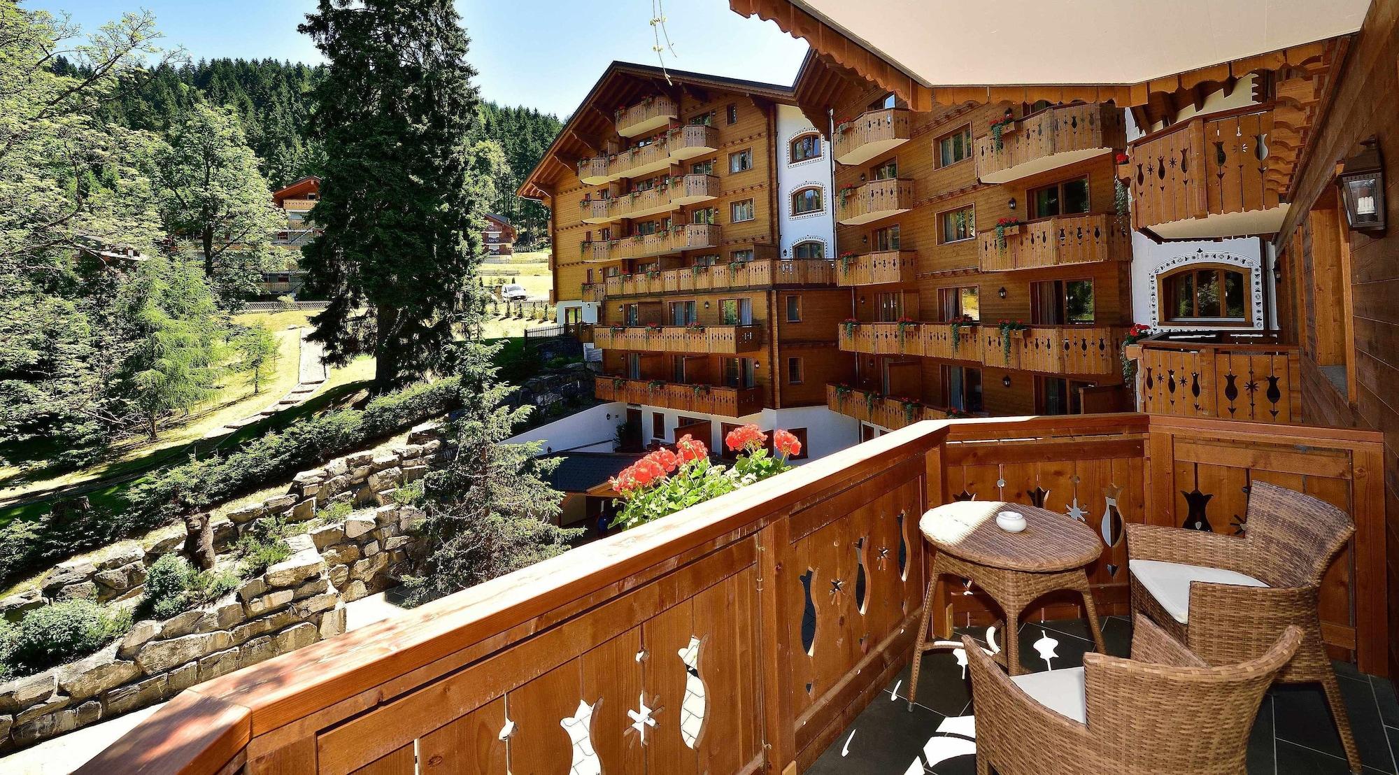 Chalet Royalp Hotel & Spa Вилар сюр Олон Екстериор снимка