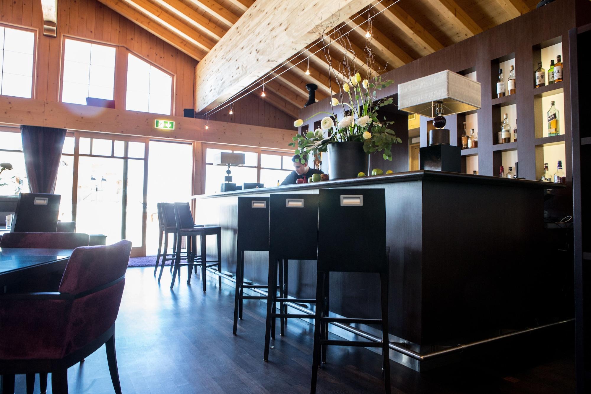 Chalet Royalp Hotel & Spa Вилар сюр Олон Екстериор снимка