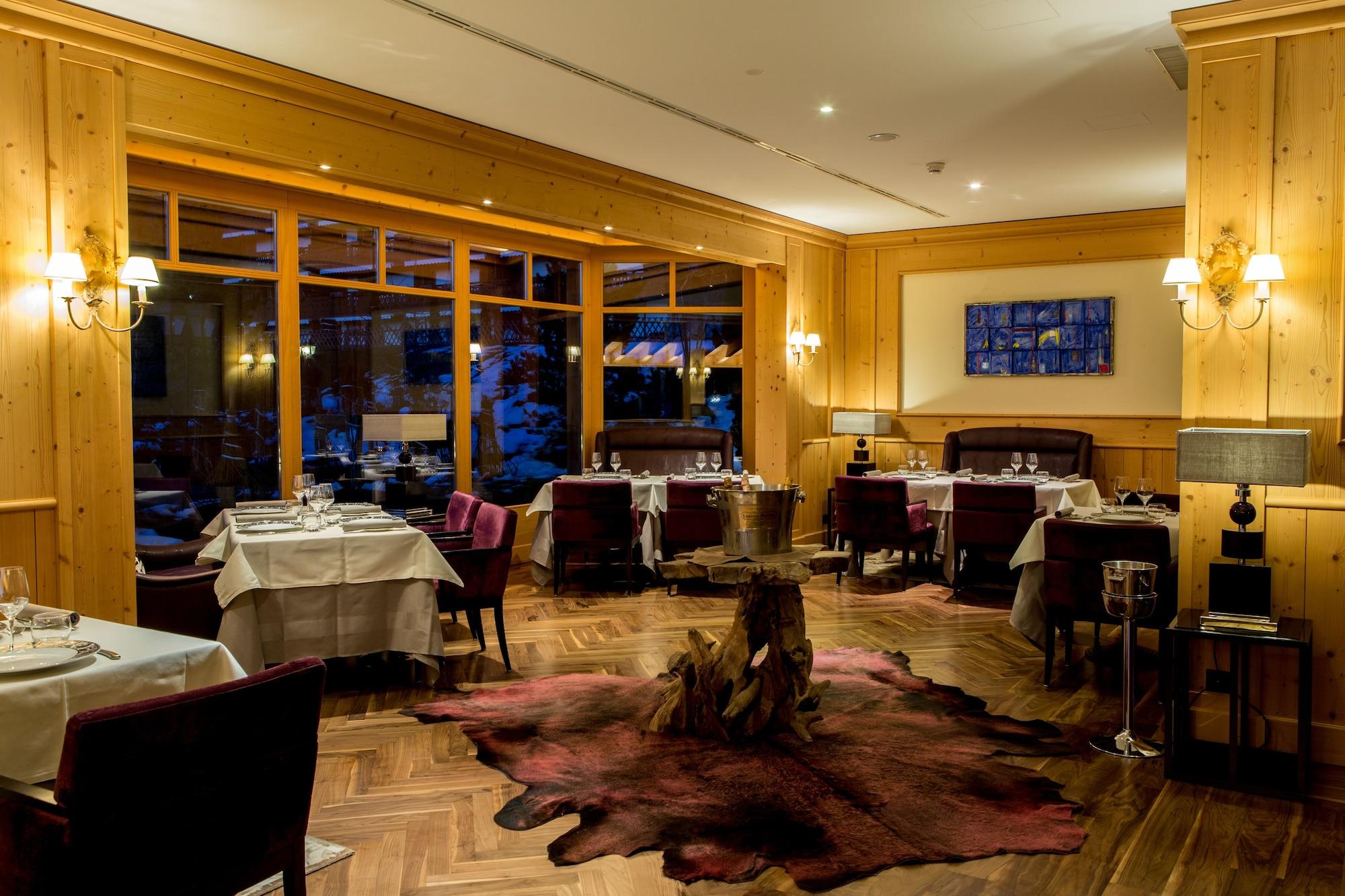 Chalet Royalp Hotel & Spa Вилар сюр Олон Екстериор снимка