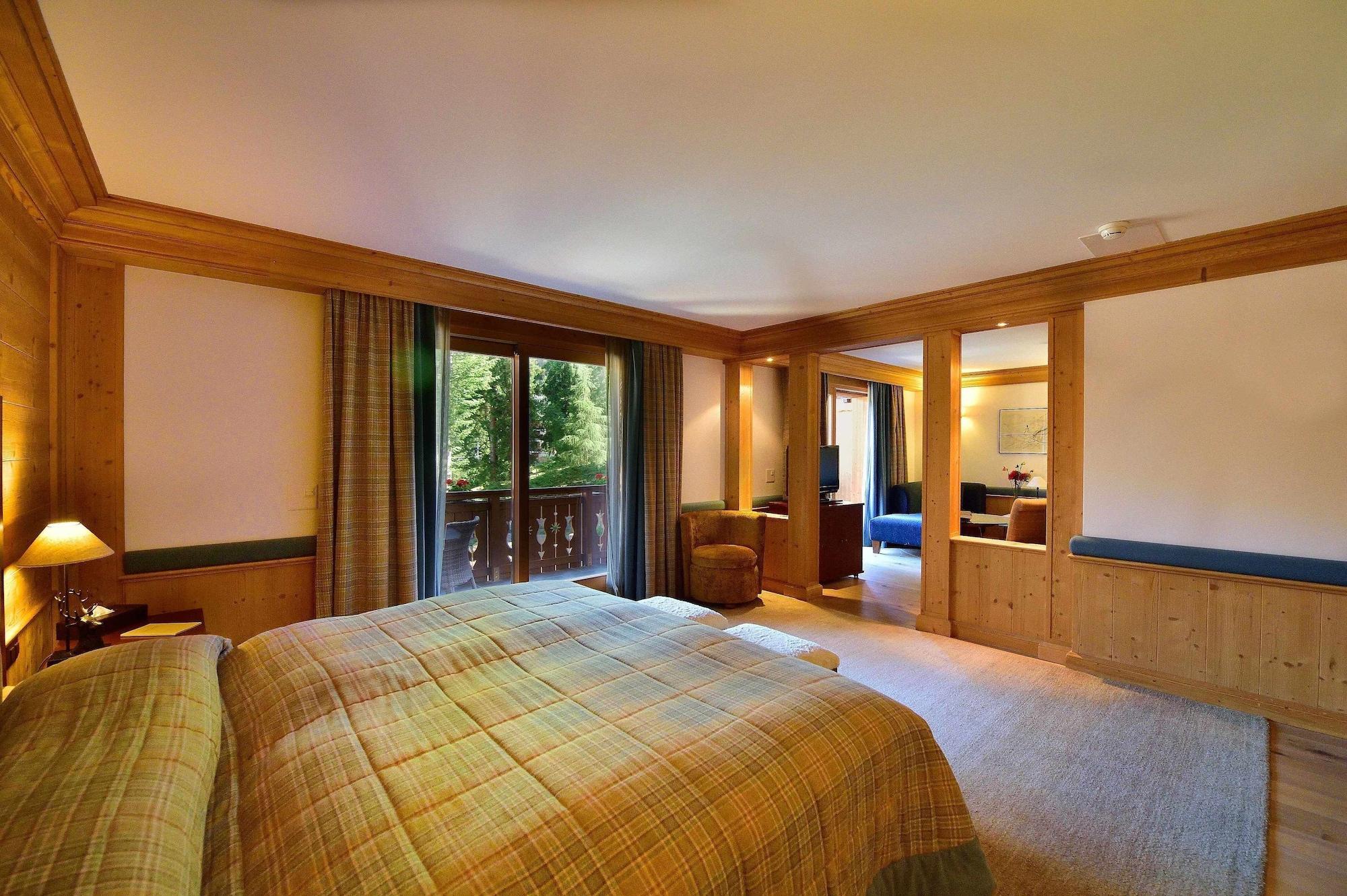 Chalet Royalp Hotel & Spa Вилар сюр Олон Екстериор снимка