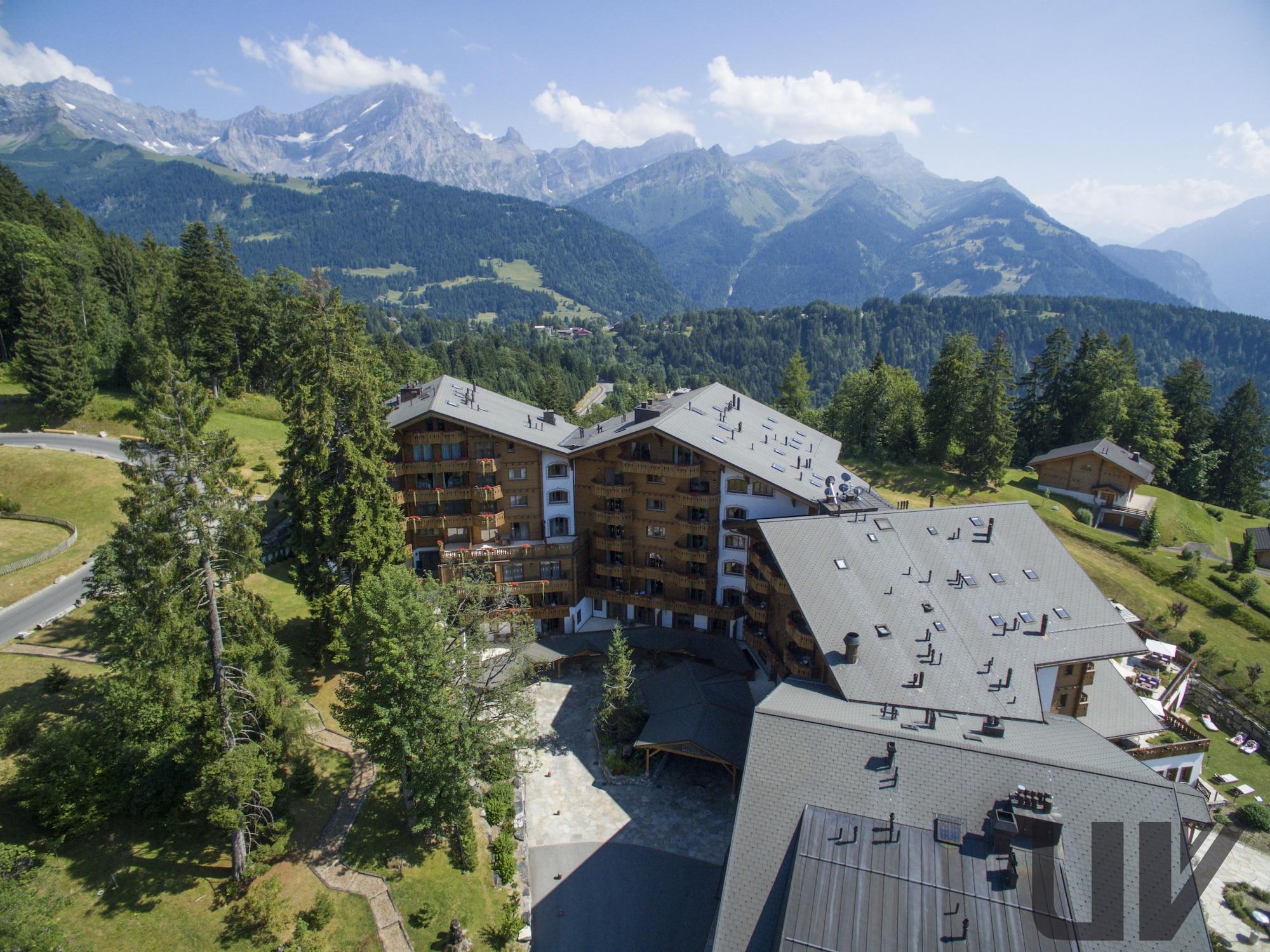 Chalet Royalp Hotel & Spa Вилар сюр Олон Екстериор снимка
