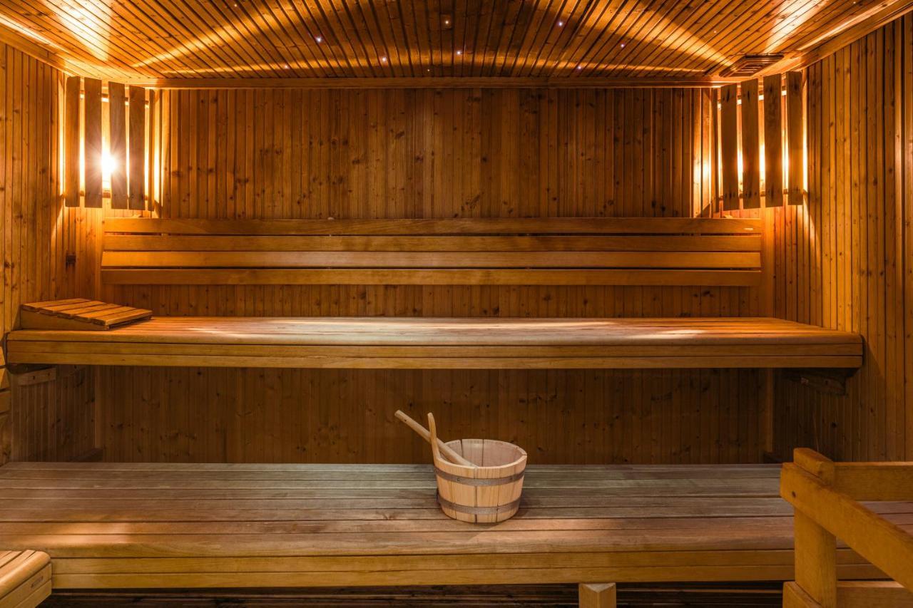 Chalet Royalp Hotel & Spa Вилар сюр Олон Екстериор снимка