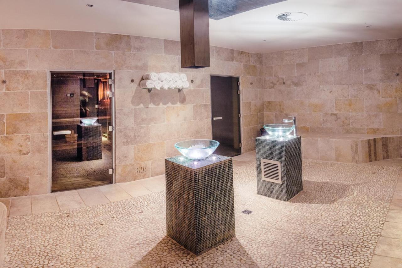 Chalet Royalp Hotel & Spa Вилар сюр Олон Екстериор снимка
