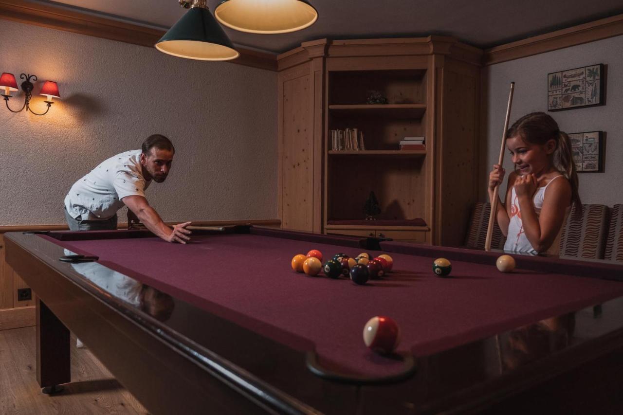 Chalet Royalp Hotel & Spa Вилар сюр Олон Екстериор снимка
